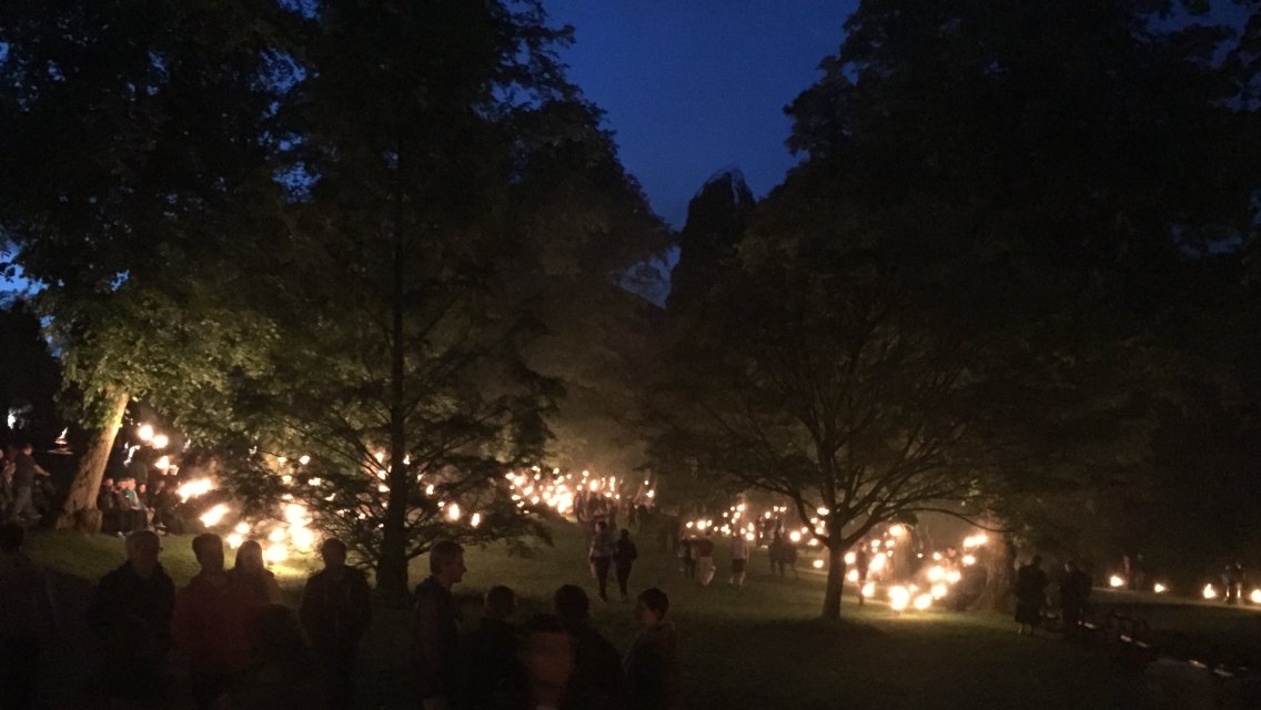 sydbell1's tweet photo. @HarrogateFest must be congratulated for the most amazing piece of public interaction art ever staged in Harrogate. https://t.co/CRjy2d5IxG