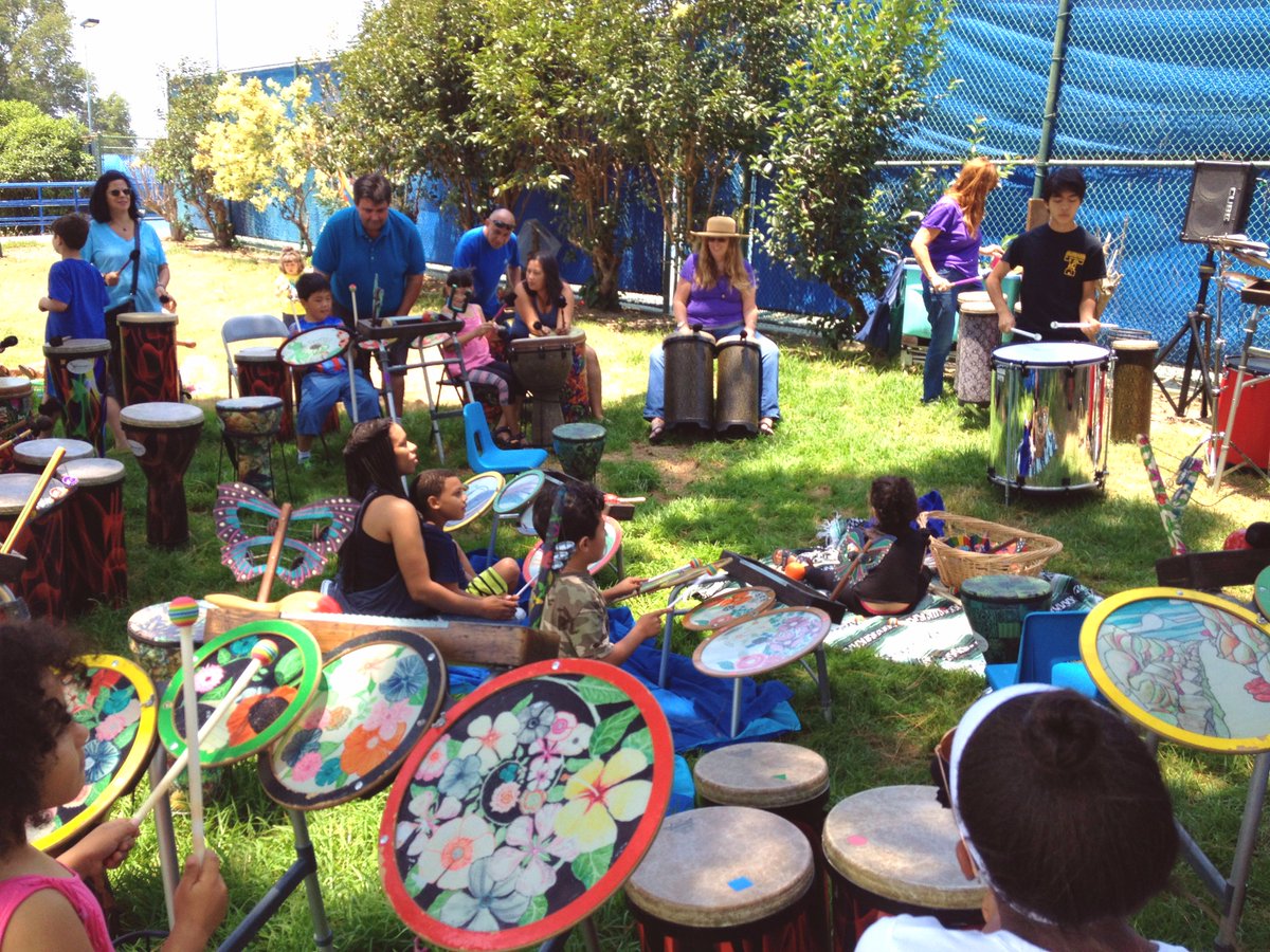 hirakata's tweet photo. Celebrating the youths in our community by leading a rhythm and drum circle to reach children with autism. #GYSD2016 https://t.co/IoQsftpdRt