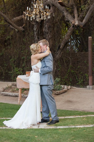 IdeasForBride's tweet photo. A picture of rustic-chic perfection https://t.co/cFIpDIuOPL