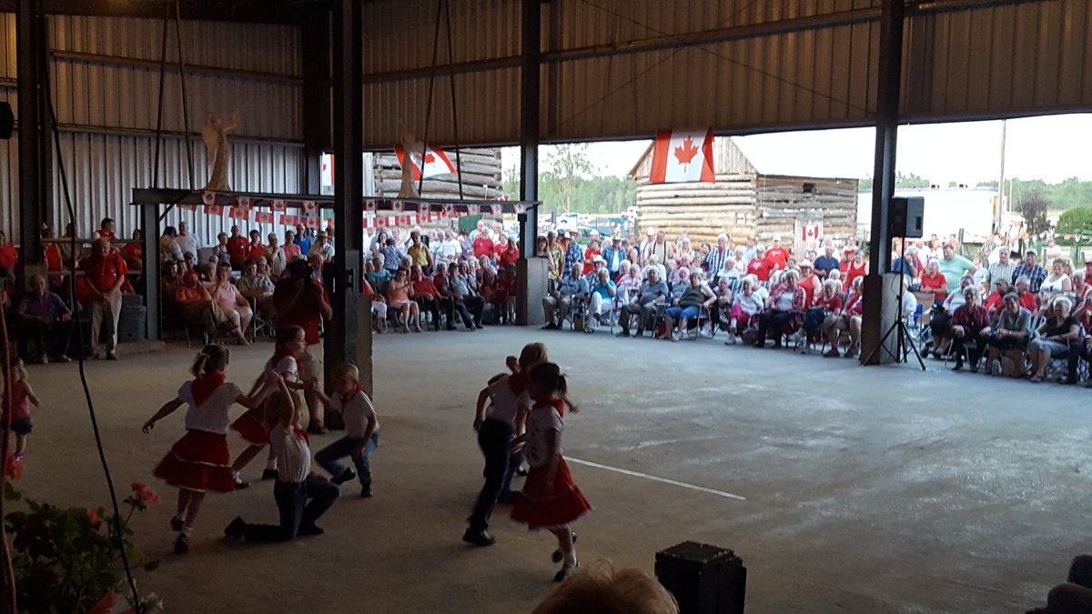 _Hamish's tweet photo. Corners address! #ottawavalley #squaredancers https://t.co/xYkgEYnnlH