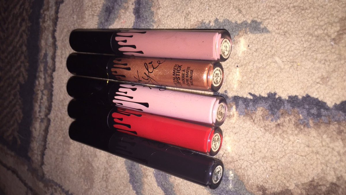 DcpeLifeTime's tweet image. I'm a happy girl 😊 (true brown and exposed are in NY already😍😍)