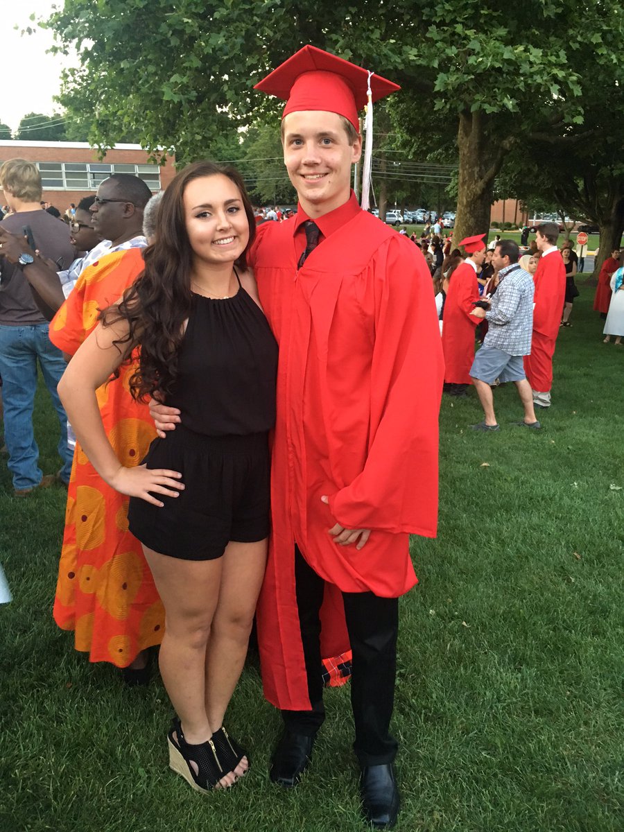 zoe_g_l's tweet photo. happy 18th birthday Jason I hope it's a great one you deserve it #zason 💙🎉 @jaybower2 https://t.co/oKve5raD9R