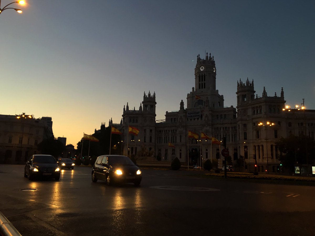 #madrid #Hoy #AlAmanecer  
#ComparteTuAmanecer
#Fotografia #PalaciodeCibeles
#Elecciones2016 #FelizDomingo @gmales74