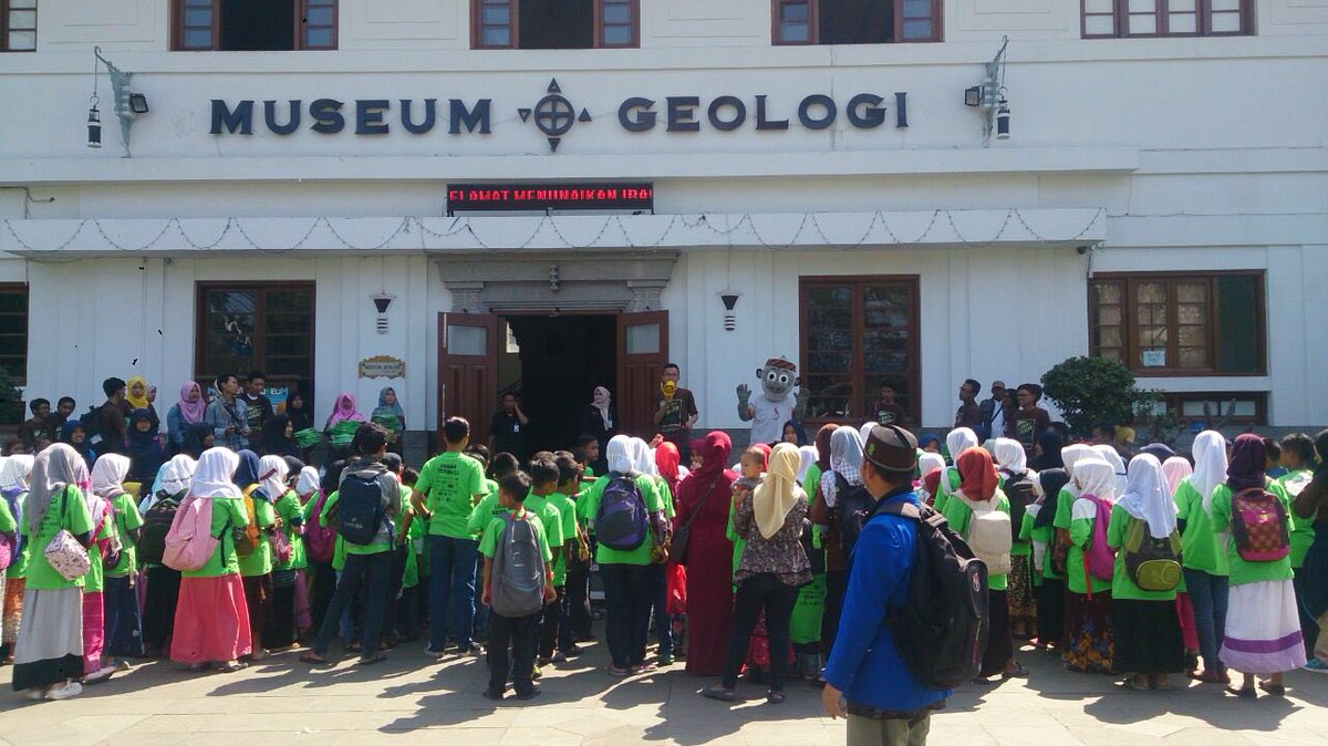 Jabar Berbagi <a href="/pikiran_rakyat/">Pikiran Rakyat</a> <a href="/Dompet_Dhuafa/">adamahna mitra karya</a> <a href="/wardahbeauty/">Wardah Beauty Official</a> <a href="/pesona_jabar/">Pesona Jawa Barat</a> <a href="/Jawabaratnews/">Jawabaratnews.com</a> <a href="/HalloJabar/">Hallo Jawa Barat</a> <a href="/JABARupdate/">Info Jawa Barat</a>