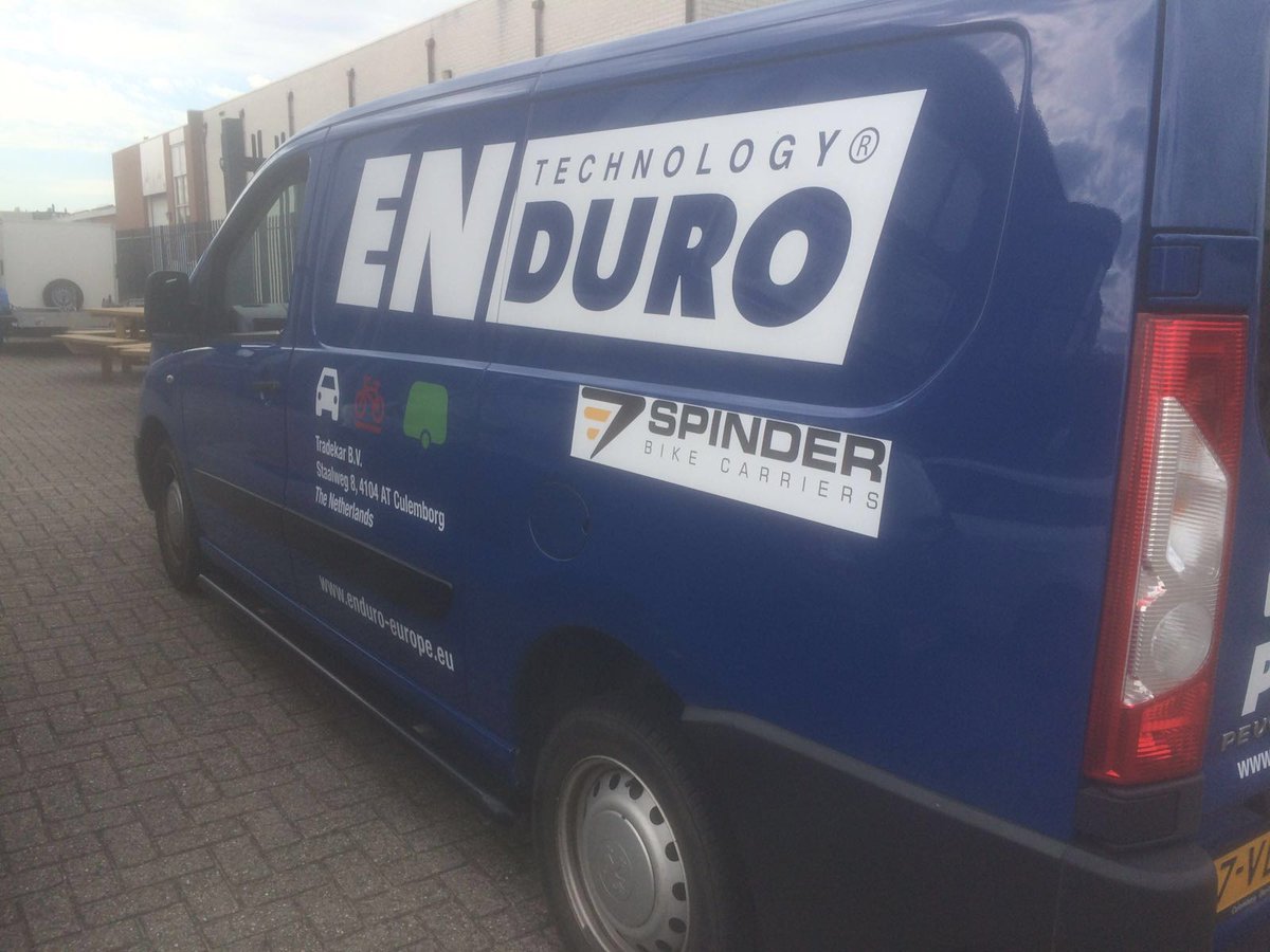 Hebben jullie het busje al zien rijden van <a href="/TradeKarBenelux/">Tradekar Benelux BV</a>? <a href="/Spinderbike/">SpinderBikeCarriers</a> zijn heel handig voor vervoer racefietsen!