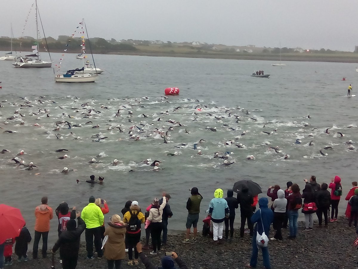 5...4...3...2...1...GO!! And they're off! #challengegalway #swimstart #renville #triathlon #AllAboutTheAthlete