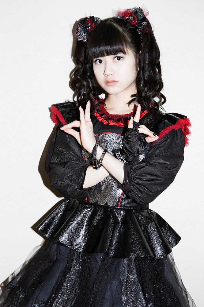 BABYMETALS's tweet photo. Liriqaan matamoeee
Yang kemarin abis ulangtahun ke 17. Udah gede aja yaa 😂 
#Yuimetal #LateUpdate https://t.co/UeFIW1bogt