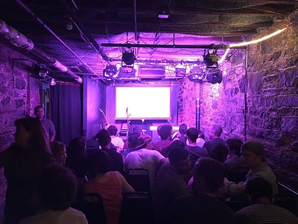 AireBedd's tweet photo. If you're in #Williamsburg you still have time to come on out to @tommymcnam "Unplugged" at The Annoyance Theather! https://t.co/HFPP9WKp7T