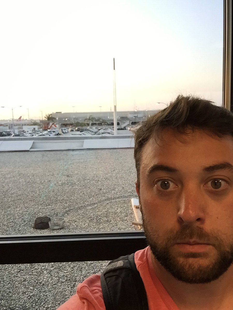 Gottfriedap's tweet photo. Hoping off the plane at LAX with my dreams and my cardigan. #thisisallsocrazy #amigoingtofitin https://t.co/zGxdhjhcbv