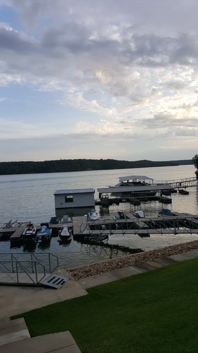 iagirl's tweet photo. I could get used to this #vacationtime #ozarks https://t.co/LQYM1w6Cx9