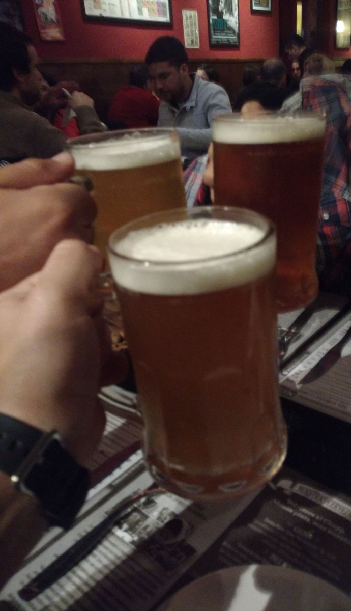 Disfrutando el sábado a la noche con amigos... mejor imposible <a href="/cincosabios/">Cinco Sabios</a>