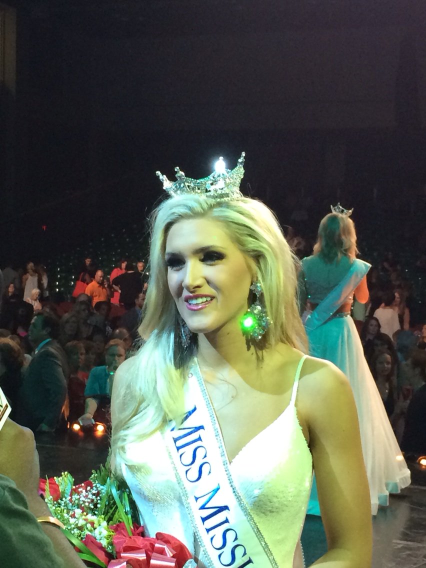 MaggieWade's tweet image. Congratulations Laura Lee Lewis, Miss MS 2016!
