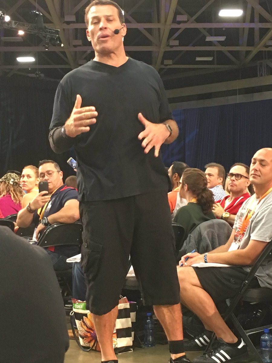 sejalmakheja's tweet photo. Beyond inspired by Tony Robbins' Seminar #UPWDallas2016 ! 

"Life doesn't happen TO you, it happens FOR you!" #day3 https://t.co/THNd5pLh5M