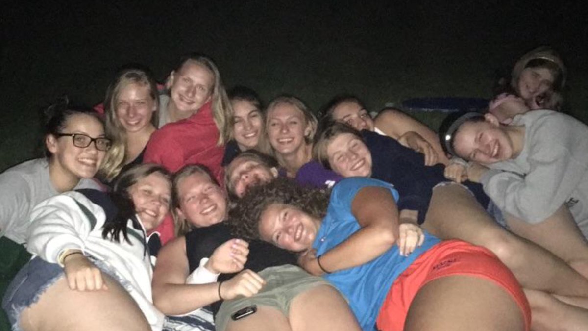 dee_murphy29's tweet photo. Best night of summer by far, thanks to my girls❤️ #cuddlepuddle #fullfacesnaps https://t.co/3QHU1MZ419