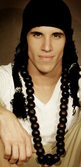 CESARVIRAMONT's tweet photo. Wanna walk with me?? 🐺🐺📿📿🌅 https://t.co/Kv7W7PsARf
