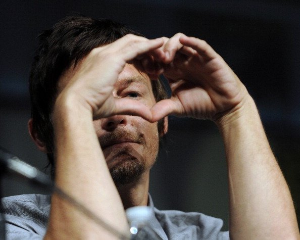 leedus1227's tweet photo. @Let72Lobo @Jennaswan1 @wwwbigbaldhead @Tara_Jenson @65bluemustang @JunkieTWD @arae_TWD @NormansCat #RandomReedus❤❤ https://t.co/1tadBHAI8m