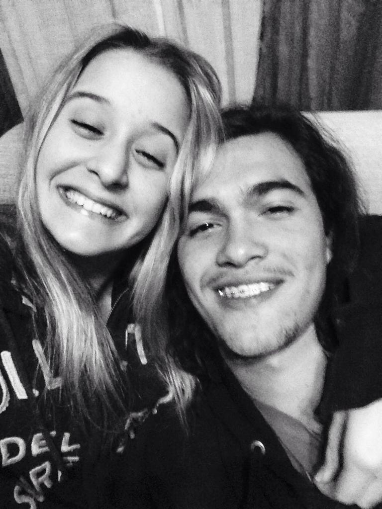 mariosouza97's tweet photo. Parabéns pro amor da minha vida ��� https://t.co/tAQfamSVyB