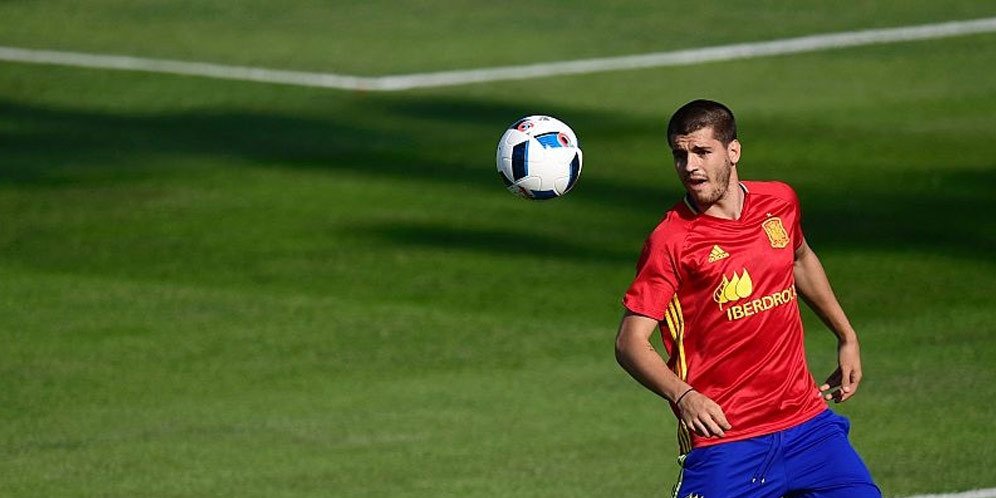 Bolanet's tweet photo. https://t.co/dqsL71E8B7 - Morata: Pemain Italia Suruh Saya Gunakan Helm! https://t.co/ZRoWNuQVMQ