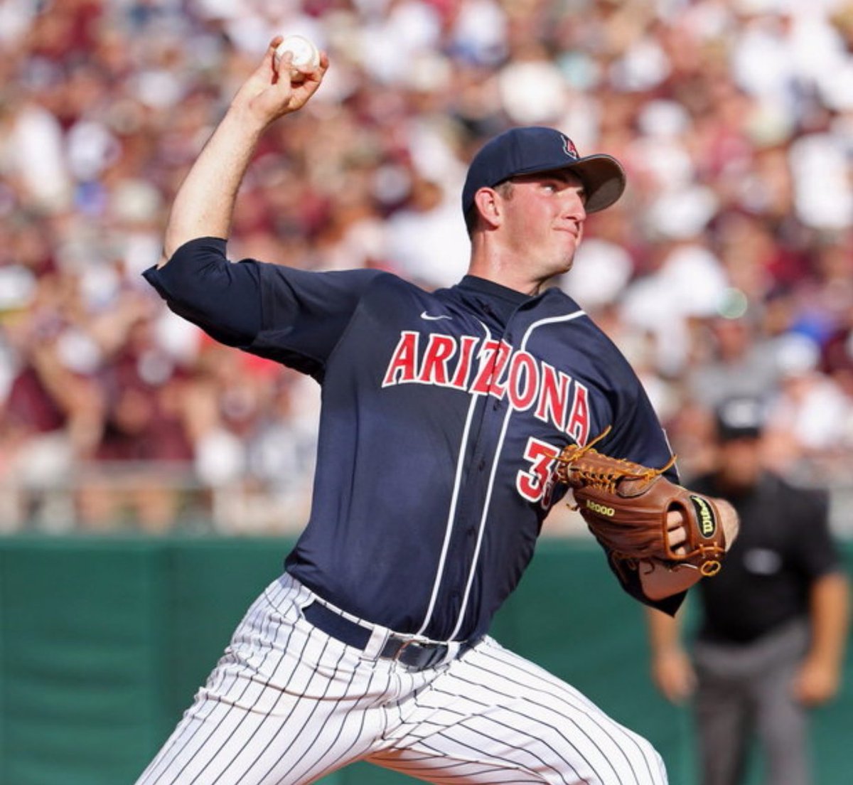 CollegeBaseCNT's tweet photo. RETWEET if you're rooting for the @ArizonaBaseball wildcats to win the National Championship https://t.co/s4te9Xv28S