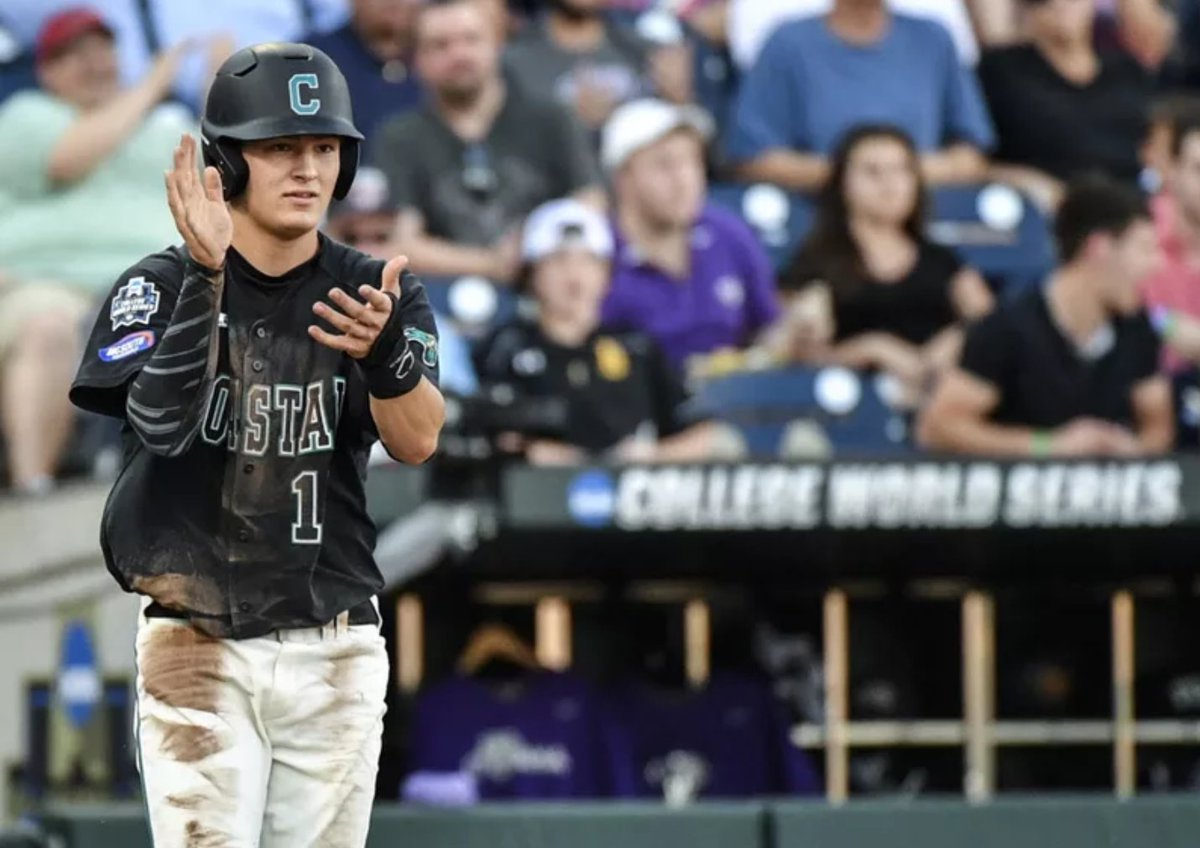 CollegeBaseCNT's tweet photo. RETWEET if you're rooting for the @CoastalBaseball Chanticleers to win the National Championship https://t.co/sjZEUnPYcU