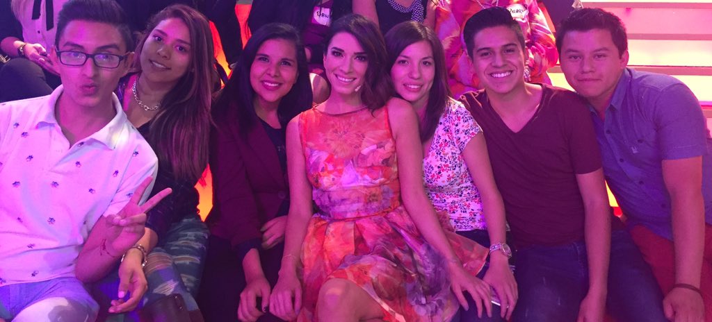 LAURAGII's tweet photo. Gracias @FamiliaGii por siempre estar ... 😍😍😍😍 https://t.co/gjrEIZ8RtN