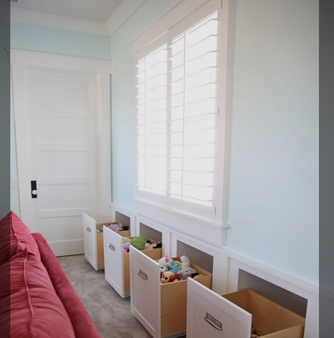 ClutterLessInc's tweet image. Great way to organize and hide clutter at the same time! #playroom #clutter #less #clutterless #teamorganize