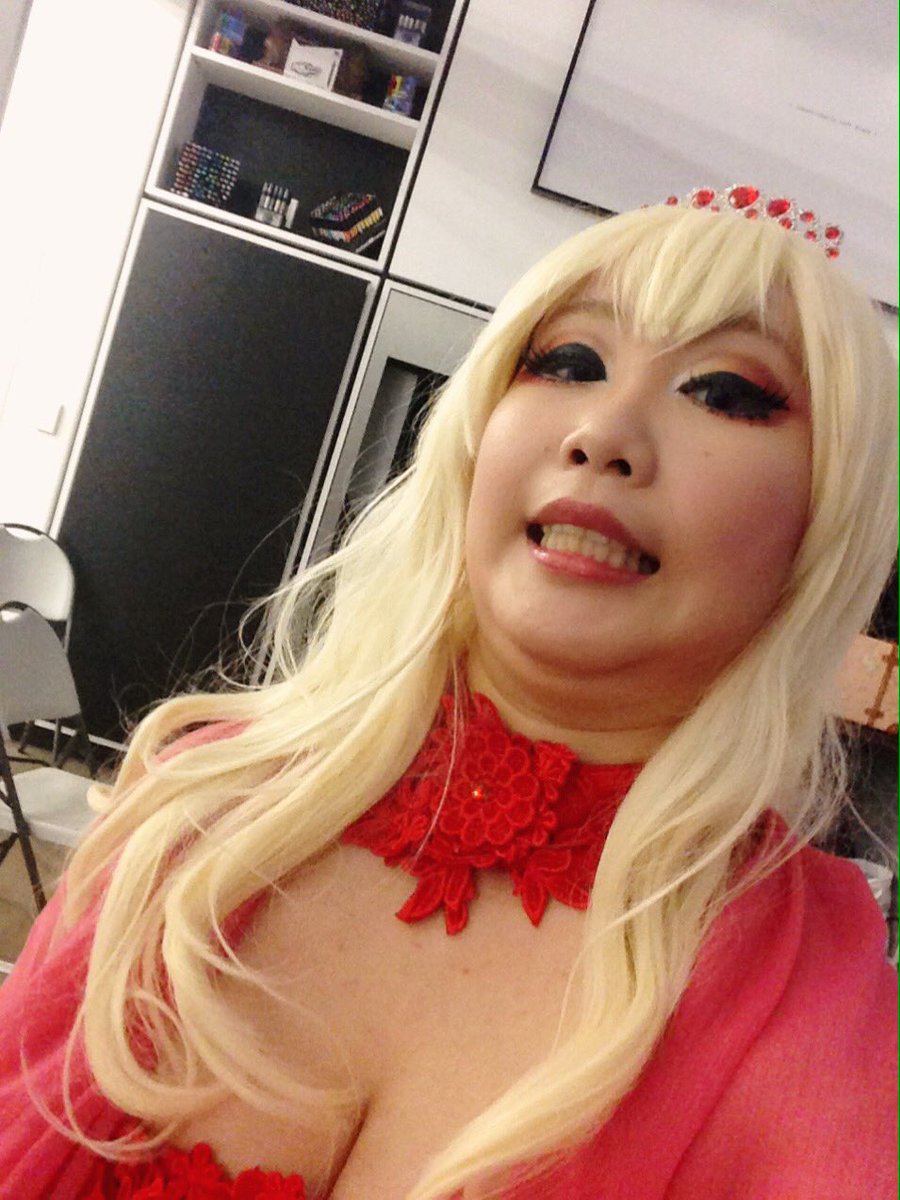 AgehaShirayuki's tweet photo. BABES!!! LOVELY!!!!! #sportspromnyc https://t.co/UAZAndK0Oi