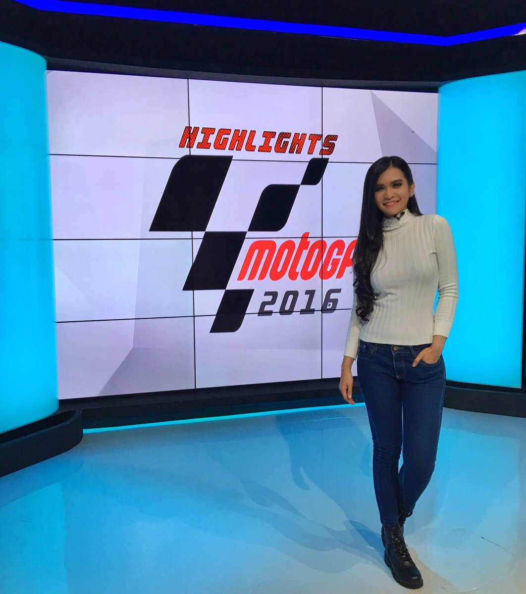 Maria_Vaniaa's tweet photo. Gpmania sampai ketemu di Highlights Motogp pk 13.15.

Jangan lupa jg live Race MotoGP Belanda pk 17.55 di Trans 7 https://t.co/RLMdZcYONw