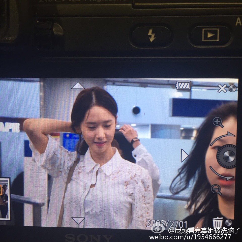 [PIC][26-06-2016]YoonA trở về Hàn Quốc vào chiều nay Cl2c35hVEAEbxt9