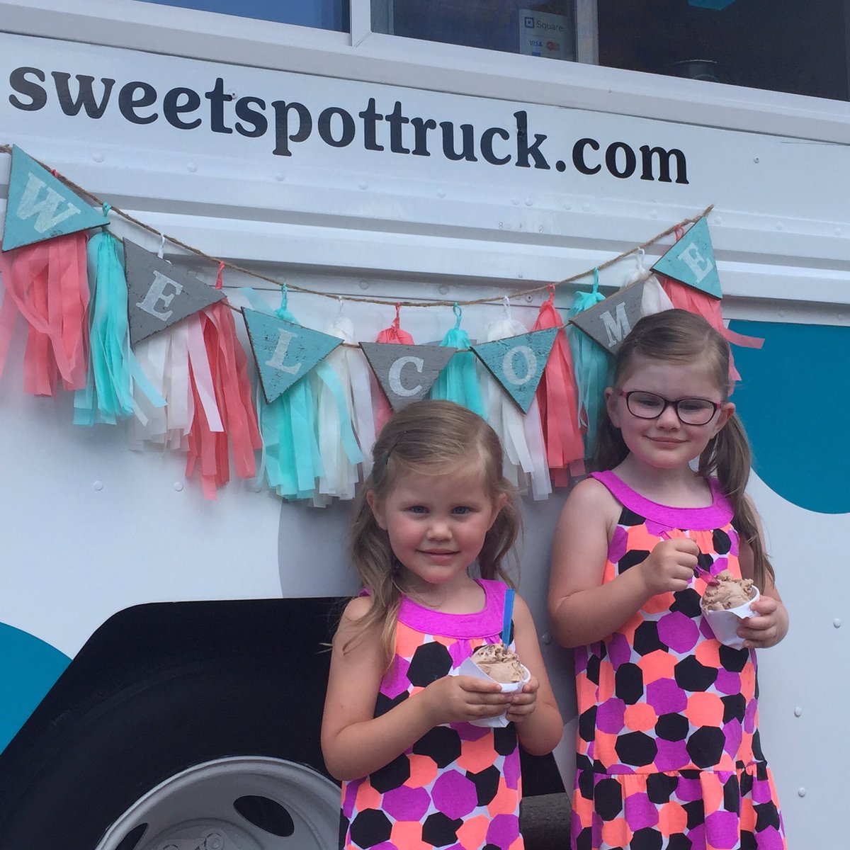 SweetSpotTr1's tweet photo. Great weekend at the Italian American festival!! Check out a pic of our cutest customers! https://t.co/kXH0dDuT6E
