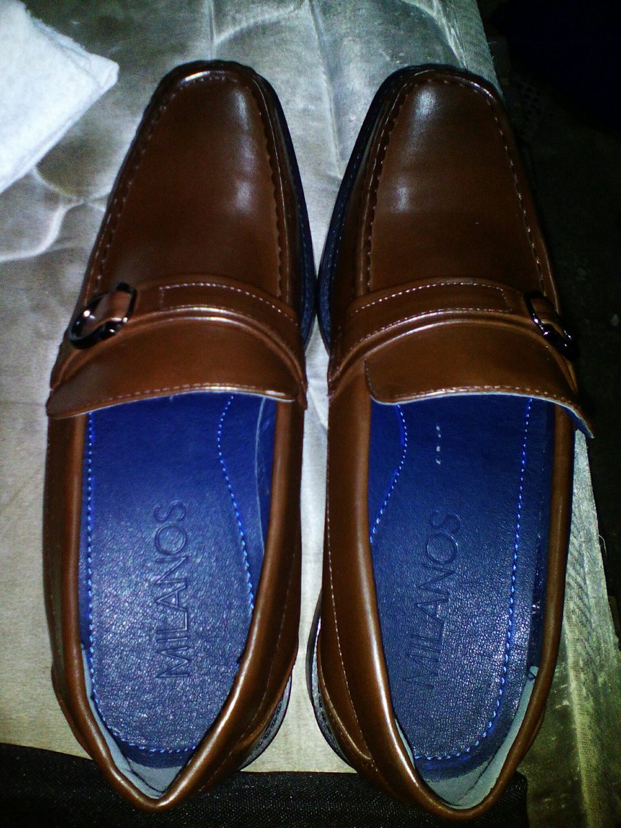 desoloc_mike's tweet photo. New shoes!

#Milanos https://t.co/wEbRJd1Vt2