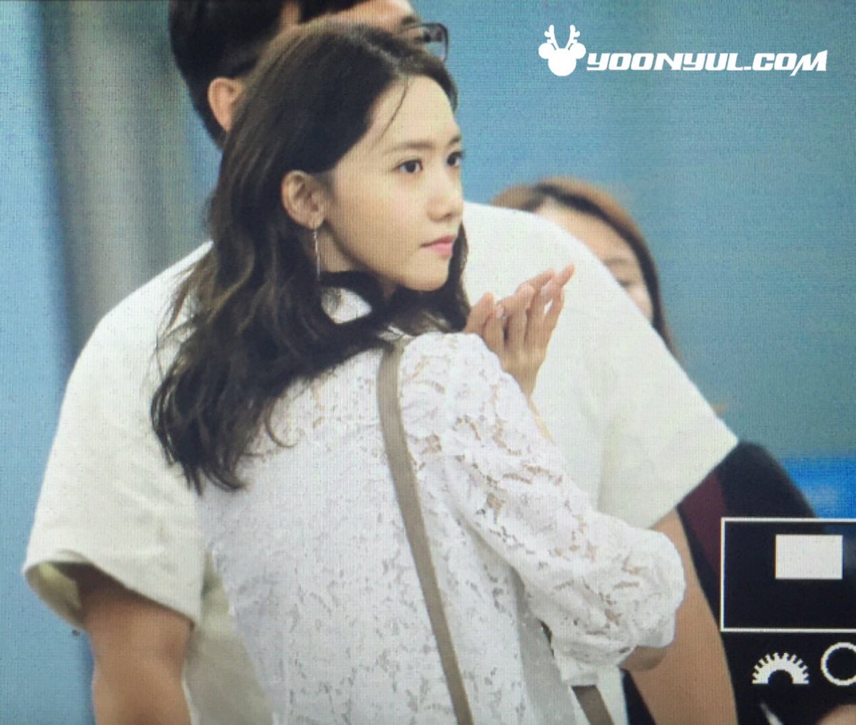 [PIC][26-06-2016]YoonA trở về Hàn Quốc vào chiều nay Cl2emylVEAAwbjj