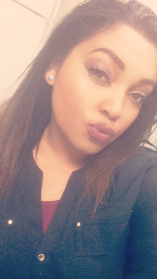 PrettyMIX_D's tweet image. Gotta get my cigs haha 😊