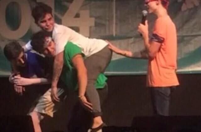 ouijaboardbrock's tweet photo. Watcha touching there Kian? 😂😂😂 
#Digitour2014 #O2L @sampottorff @KianLawley @jccaylen @TrevorMoran https://t.co/C6fpfManmv