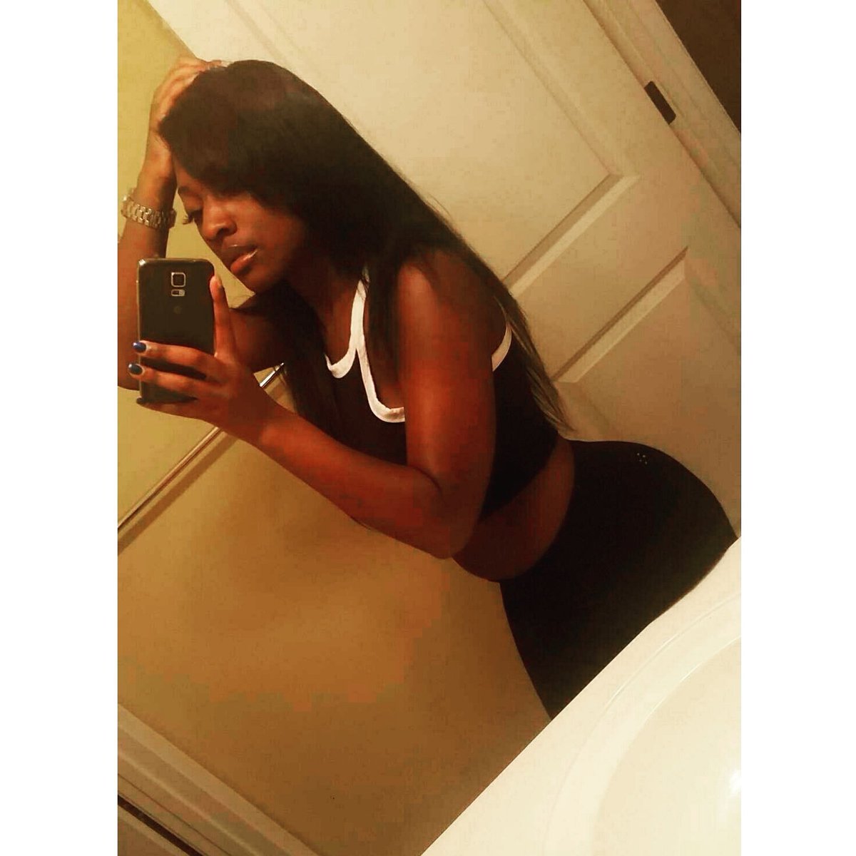 __Taylor_Made__'s tweet photo. #MemphisGirlsBreakTheInternet 😊😘 With A Little Chocolate Too 😍❤🍫 https://t.co/QET2mdR67o
