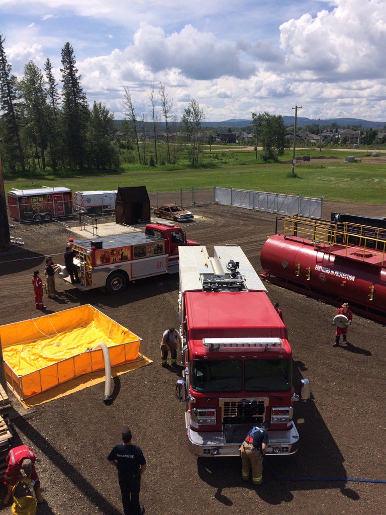 chiefcoutts's tweet photo. Getting ready for big water training in slave lake today. #slavefire #slavelake #fire #tankershuttle https://t.co/N65n37Kc7A