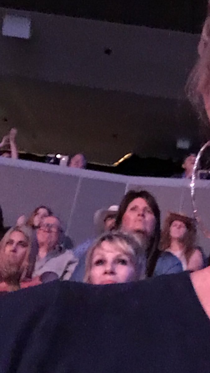 specialk13's tweet photo. #bitch that told me to sit down at a #GarthBrooks concert #laughable https://t.co/LPCxNoheIQ