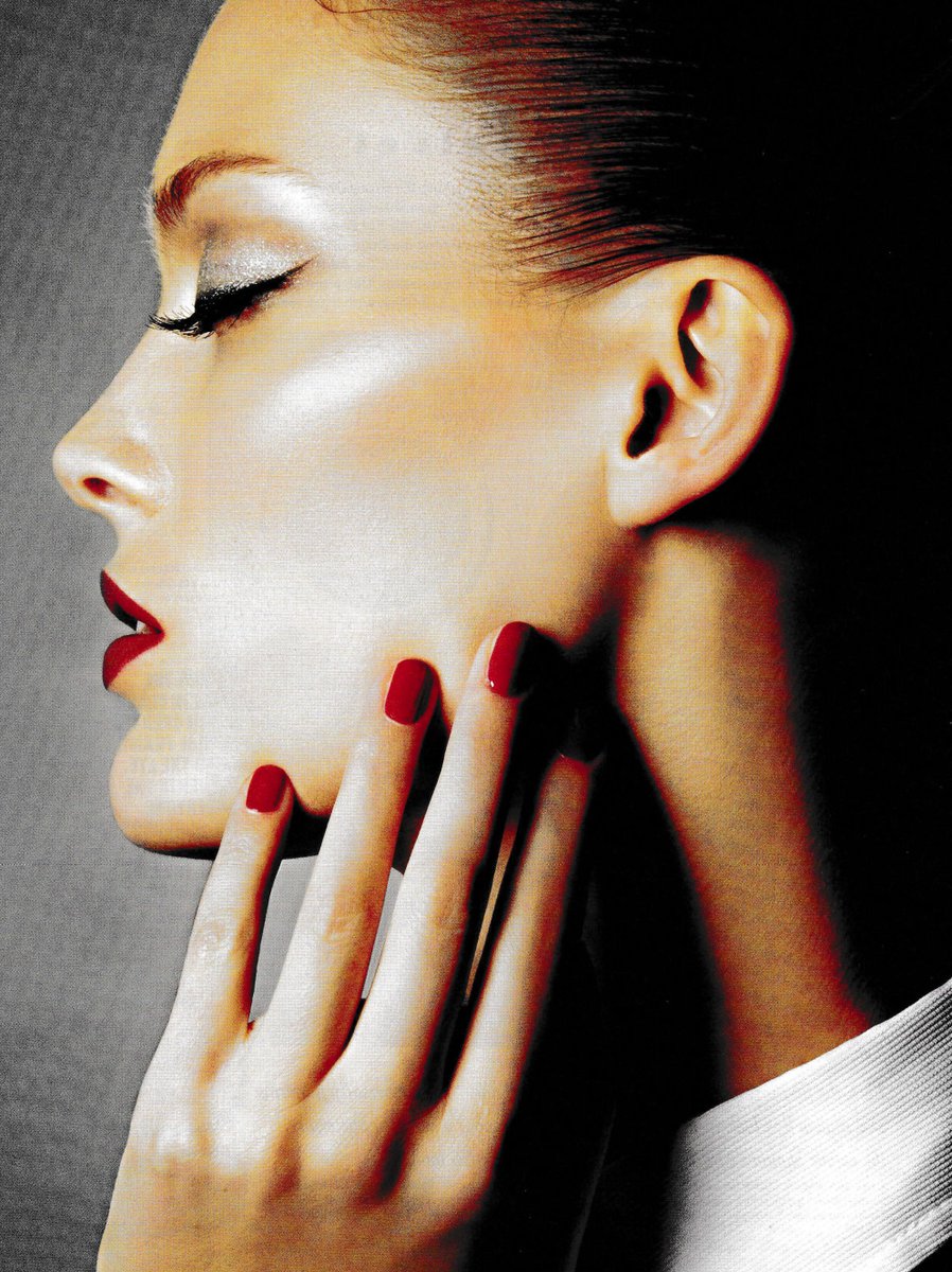 Reduce your decisions 2morrow and nail the groom game by matching your nails to your lips. Red. And red. Done.