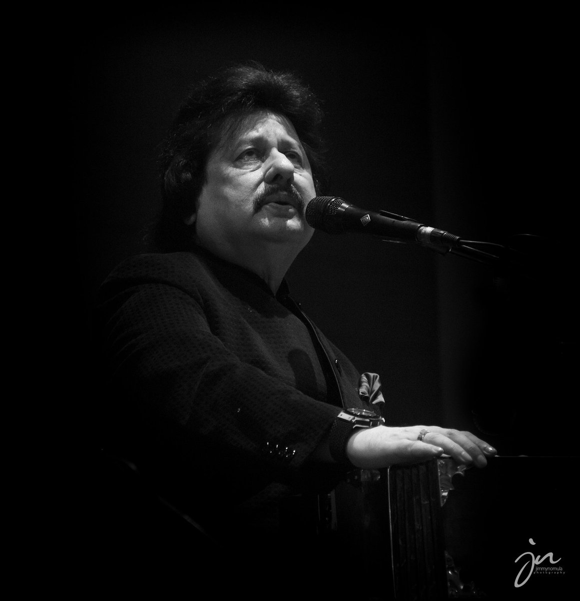 jimmynomula's tweet photo. @Pankajkudhas pankaj udhas jee performing at finale night of the Hyderabad Arts festival Season 4 at PBEL city. https://t.co/sn8CoDyZi3
