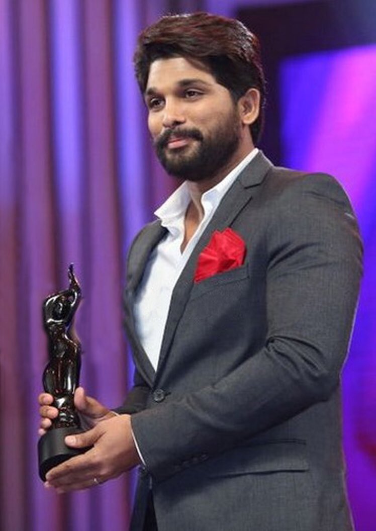 darshan0020's tweet photo. He knows his roots. 
@alluarjun 🤘 https://t.co/cgiMcO8L8f