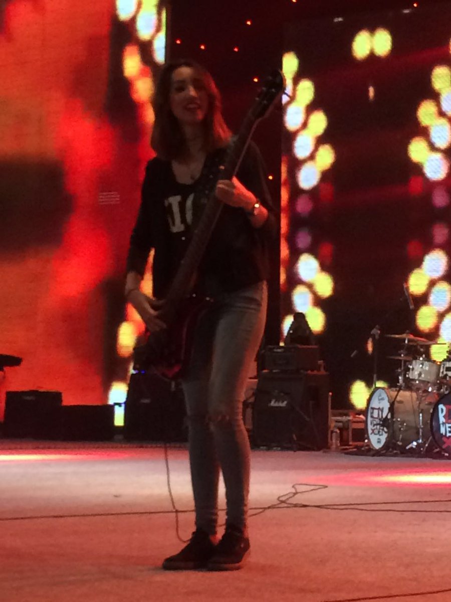 RT <a href="/league_world/">League Indonesia</a>: Kikanxkotak semalam di panggung <a href="/JakartaFairID/">Jakarta Fair</a> semakin seru para artisnya! :) #LeagueJFK2016