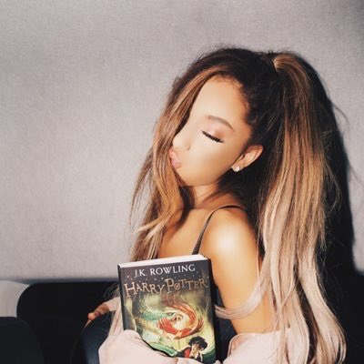 2110Mickey's tweet photo. 可愛くて美しくて親日家で🎌💕
そんなAriが大好き!♡
菜食主義なところも見習わな🤔
これからも素敵なAriでいて��💘

I love you so much Ari!!!♡
#HappyBirthdayArianaGrande https://t.co/aC6FbY7EoX
