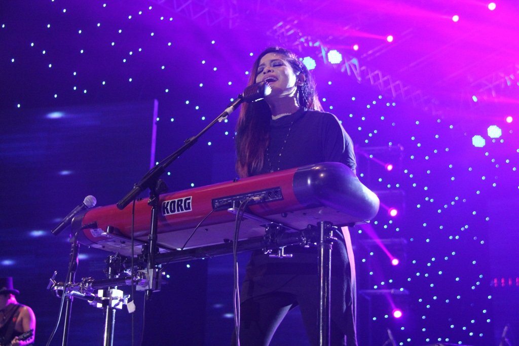 Yeheyy ini nih aksi <a href="/KikanNamara/">Namara Surtikanti</a> X <a href="/kotakband_/">Official KOTAK</a> semalem di #JFKKonser! Kawan Kikan, <a href="/kerabatkotak_/">KERABAT KOTAK</a> puas gk? Mau lagi?