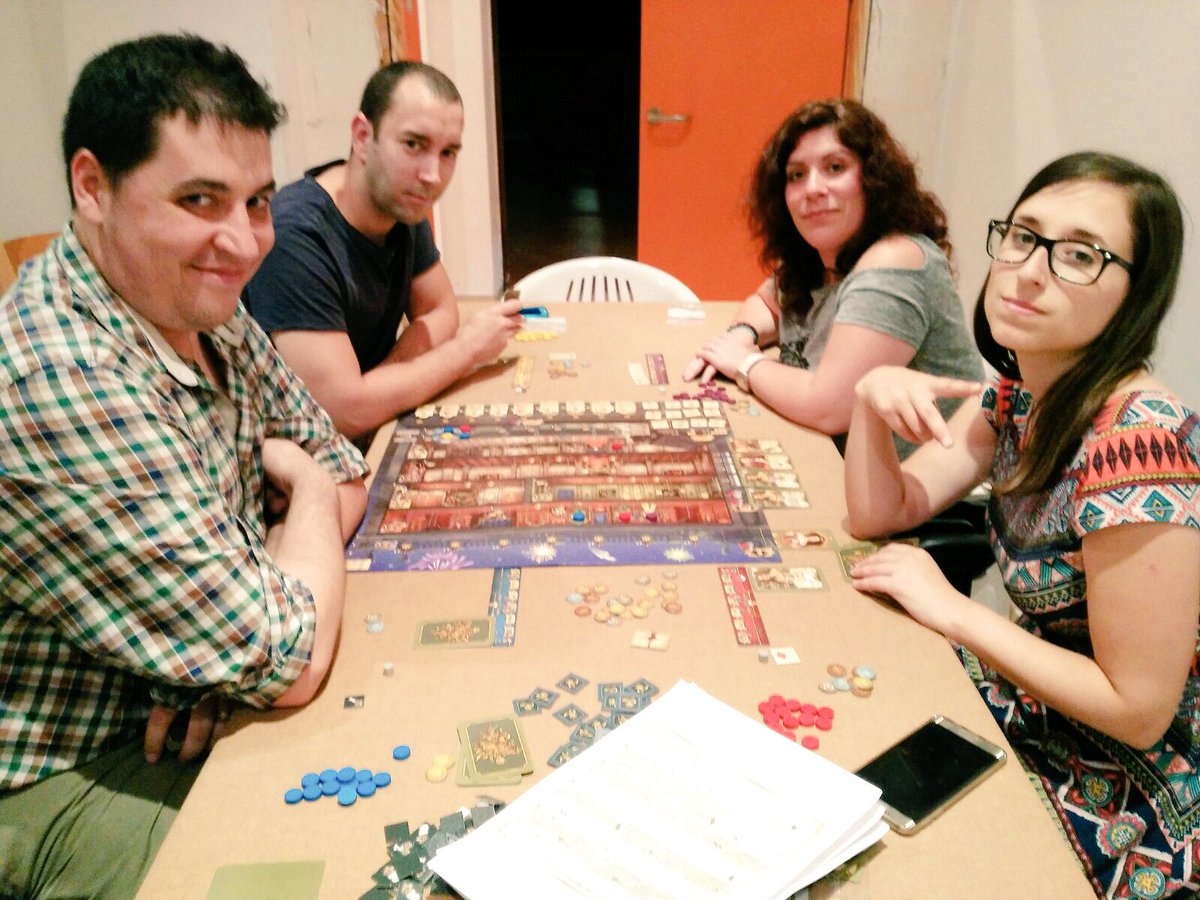 LexLudi's tweet photo. Montones de juegos en #LNMCMLdJ en nuestra sede! La noche se hizo día! https://t.co/izATu9qcef