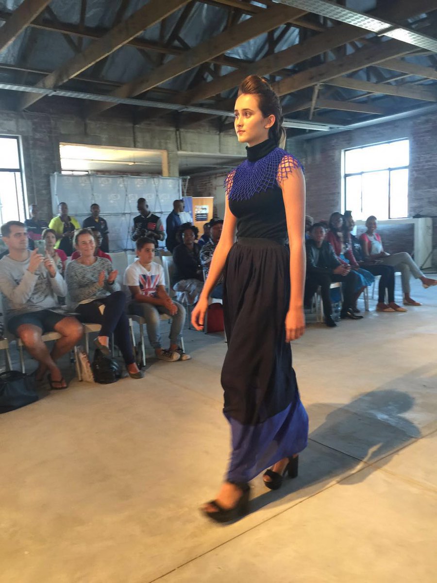 Ayanda_Melansi's tweet photo. #AFX2016 Nairobi's @ikojn collection accessorised by #EzakwaMthaniya #FashionIsEdge #KZNmeetsNairobi 25/6/2016 https://t.co/p4XTeAJKdN