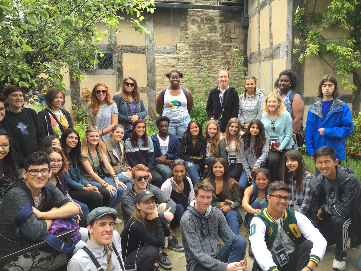 LBPLitTour2016's tweet photo. Visiting Shakespeare's home at Stratford-upon-Avon 🖋🏡 https://t.co/HSg0IeEqm1