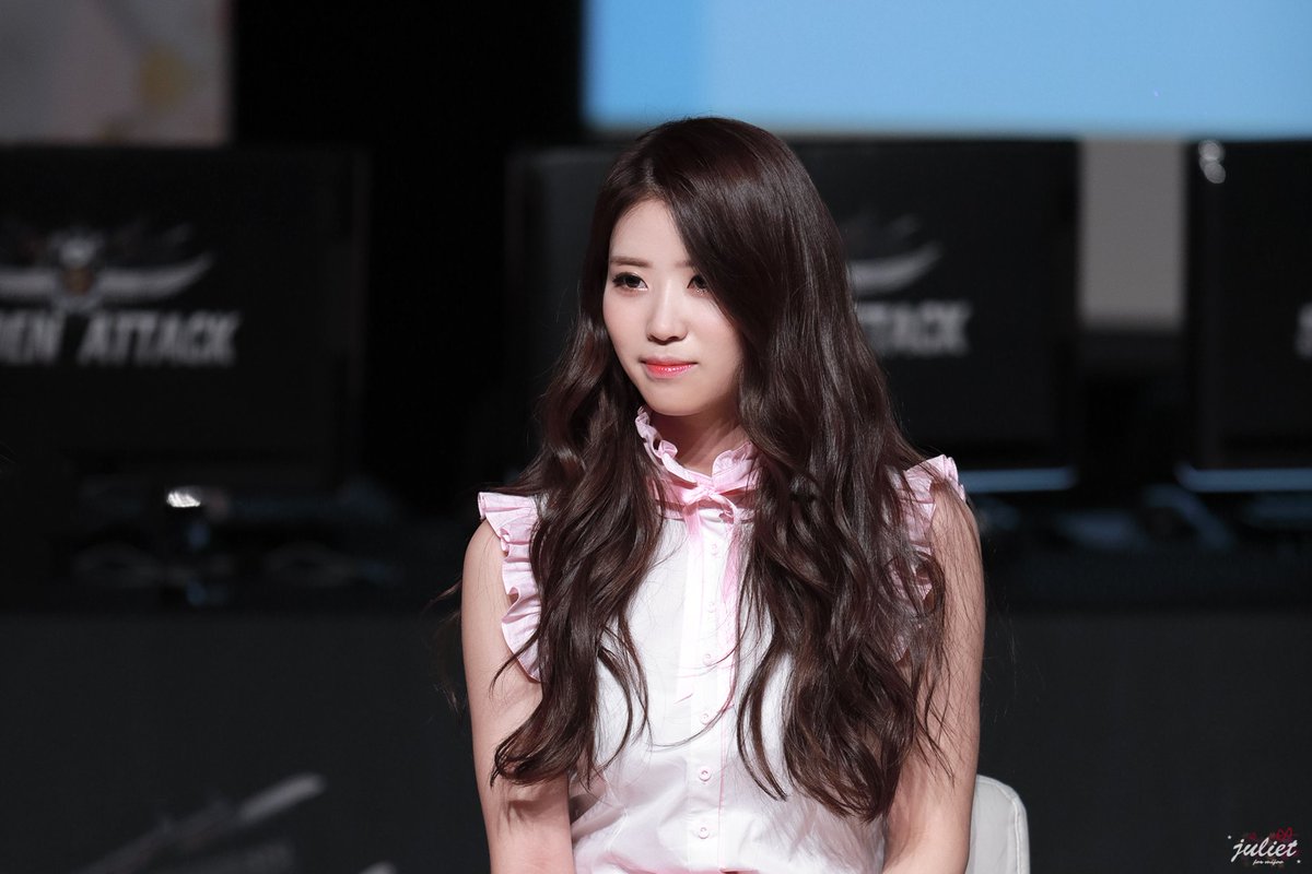 Lovelyz_Juliet's tweet photo. 160625 러블리즈 이미주 MIJOO💕
#러블리즈 #lovelyz #이미주 #미주 #mijoo @Official_LVLZ

우리 여신님이다요(으쓱)💕

https://t.co/gVcmvFcIQN https://t.co/JO6Ha4NRNU