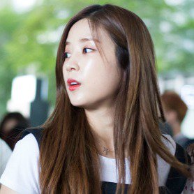 VENIVIDlVICI's tweet photo. @leadchoco park chorong apink twitter pack (icon+header) https://t.co/FNGkl9lg4w