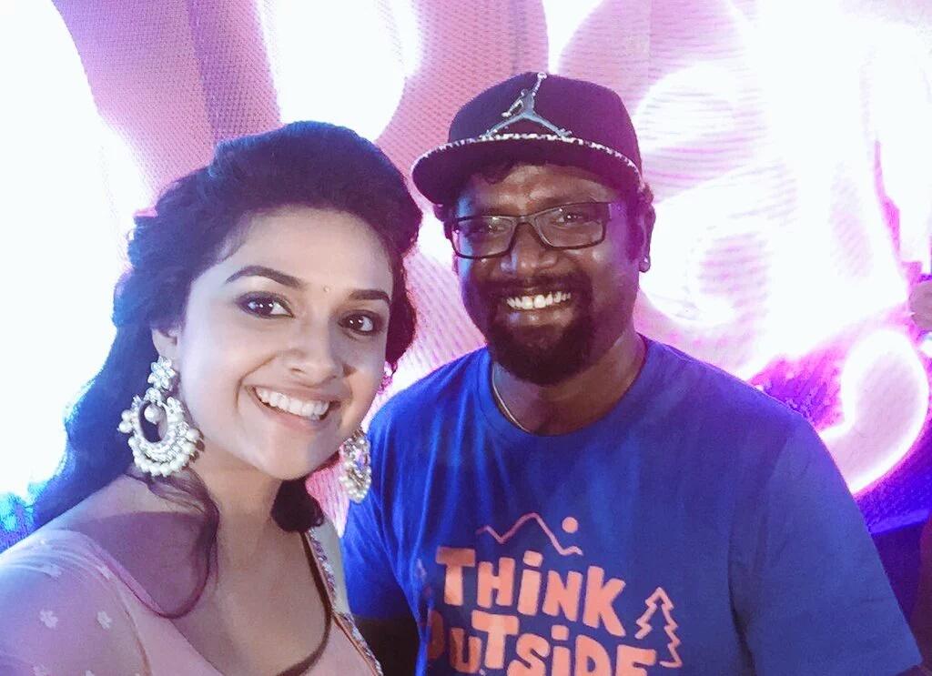 kollywoodlife's tweet photo. Click of #KeerthySuresh with latest sensation #Arunrajakamaraj during #RemoFLlaunch #Remo https://t.co/PFMNadkt9O