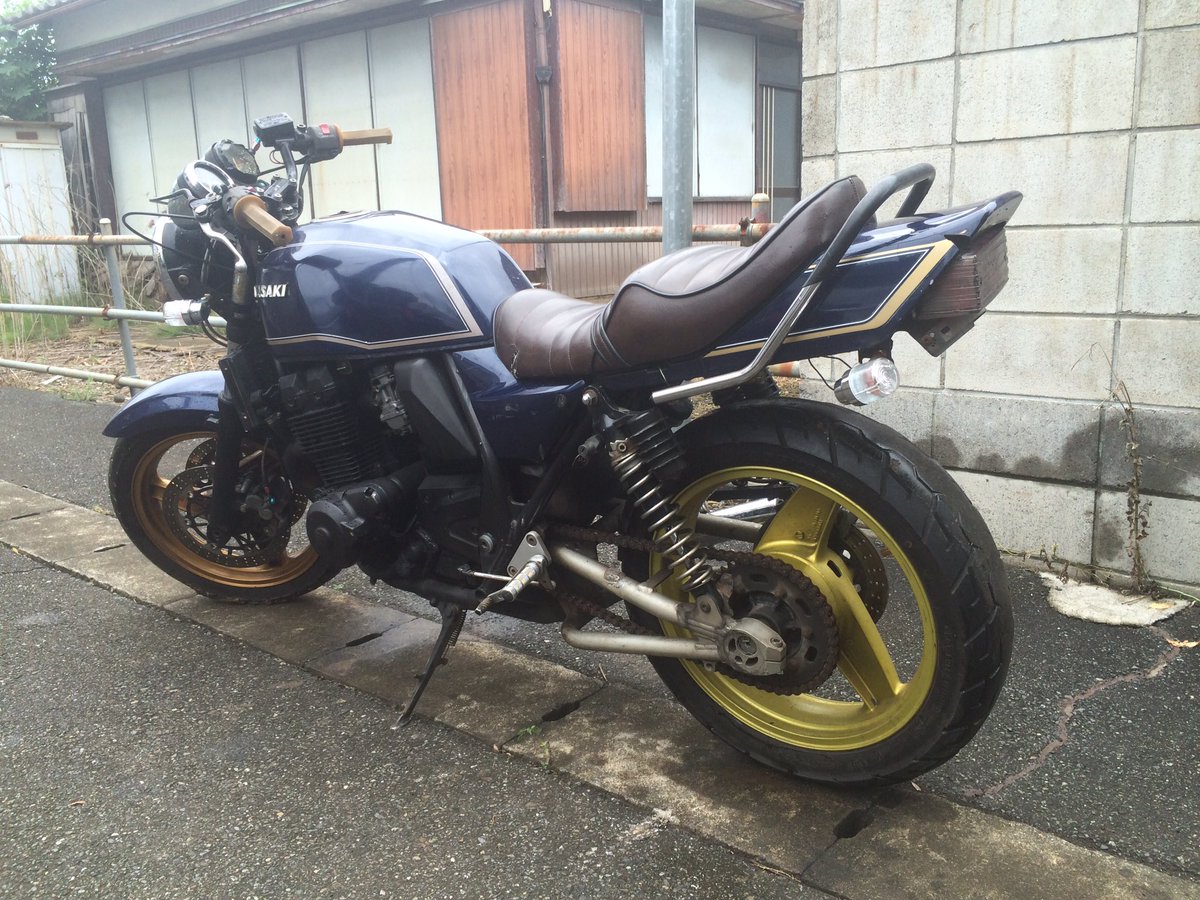 埼玉 バイク 車 売ります 買います در توییتر 拡散希望 早い者勝ち Zrx 渋カスタム マーク2カラー 大人気マーク2カラー 社外4ー2ー1マフラー 茶色タックロール 社外ハンドル などカスタム済みでかなりカッコいいです 早い方限定格安にします